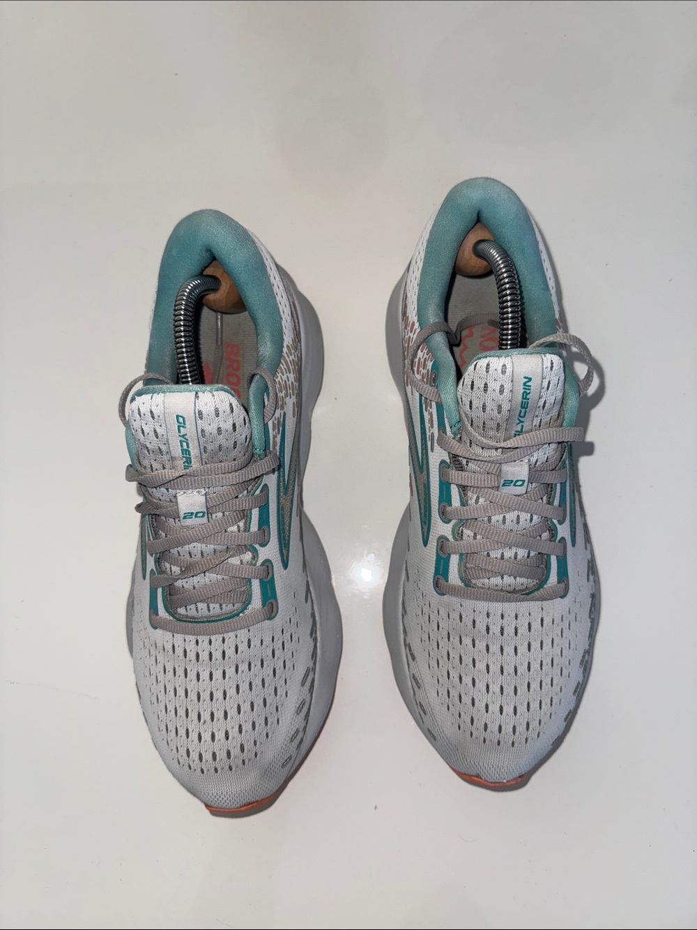 Brooks Glycerin 20 Women Size 11 B Running Shoes Sneaker Oyster/Latigo Bay/Coral
